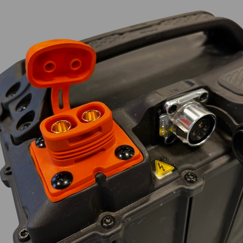 Surron Ultra Bee 74V accu maken.png